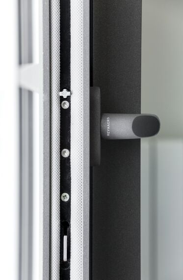 SlimLine 38 Ferro Windows - Villa Private House San Roque located inSpain