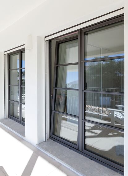 SlimLine 38 Ferro Windows - Villa Private House San Roque located inSpain