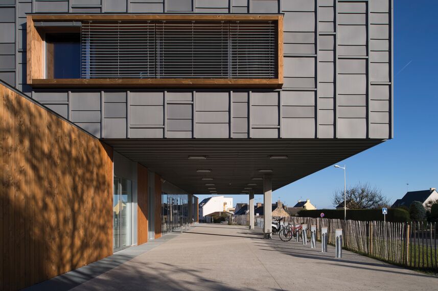 ConceptWall 50 Façades and ThermoSystem 68 Windows - School Restructuration Collège La Grande Métairie located inFrance