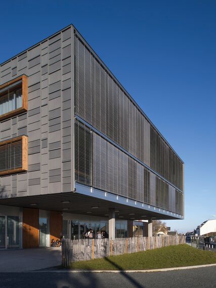 ConceptWall 50 Façades and ThermoSystem 68 Windows - School Restructuration Collège La Grande Métairie located inFrance