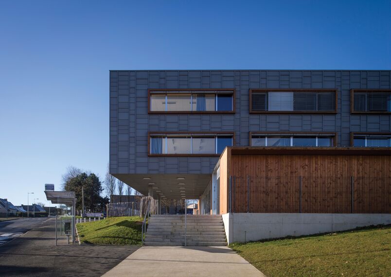 ConceptWall 50 Façades and ThermoSystem 68 Windows - School Restructuration Collège La Grande Métairie located inFrance