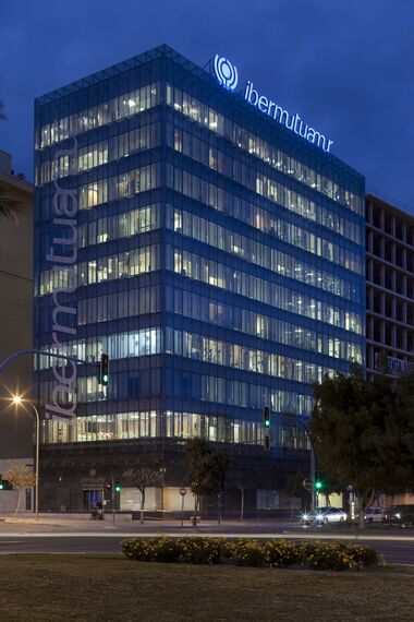 CW 50-SC Façades - Office building Ibermutuamur located in Alicante, Spain