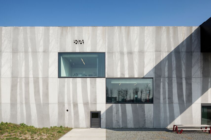 ConceptWall 50 Façades and ConceptSystem 77 Windows - Office building Enjoy Concrete located inBelgium