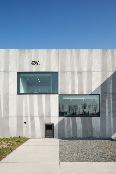 ConceptWall 50 Façades and ConceptSystem 77 Windows - Office building Enjoy Concrete located inBelgium