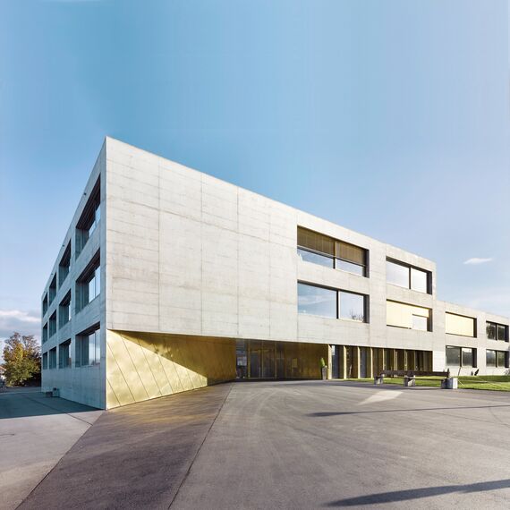 CS 86-HI (c) Cancelled Systems and CW 50-HI Façades - School extension Kerzers located inSwitzerland