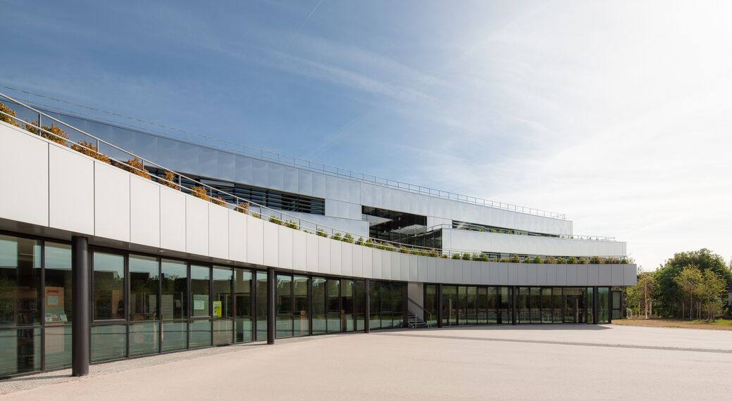 ConceptWall 50 Façades, XS 50 Windows and BriseSoleil 100 Solar Shading - School Lycée Jacques Prevert 77 located inFrance