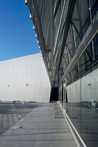 ConceptWall 50 Façades - Office building Sede John Deere located in Parla, Spain