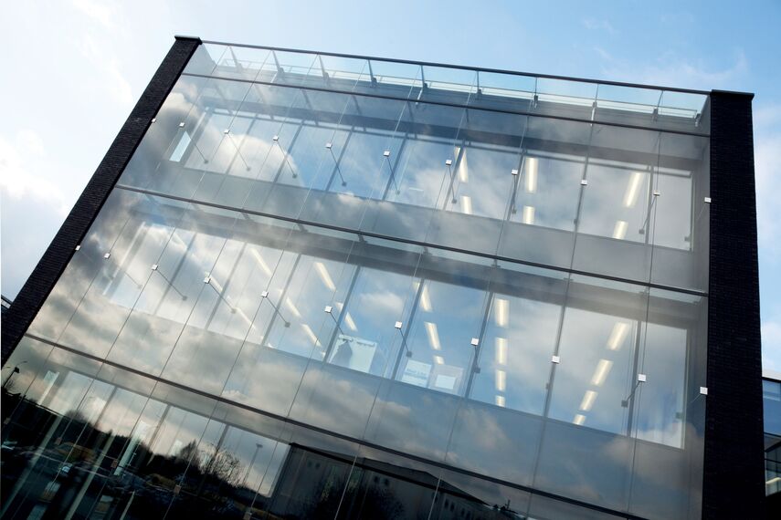 BriseSoleil 100 Solar Shading, CS 86-HI (c) Cancelled Systems and ConceptWall 50 Façades - Office building DMM Head office located inLuxembourg