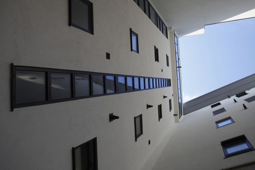 CP 96 Sliding & Folding and ConceptWall 50 Façades - Apartmentcomplex Azure Project located in Plymouth, United Kingdom