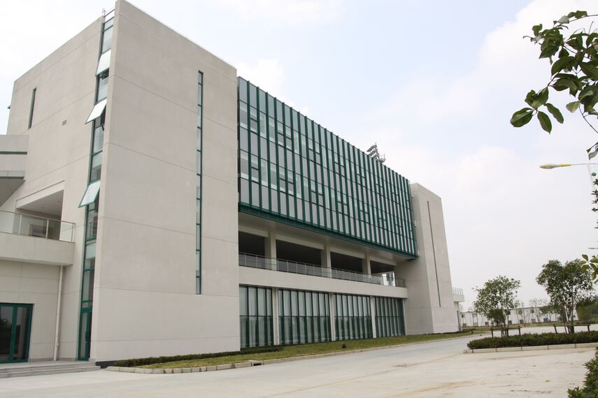 ConceptWall 60 Façades and BriseSoleil 100 Solar Shading - Sports centre Shanghai Qizhong Tennis Centre located in Shanghai, China