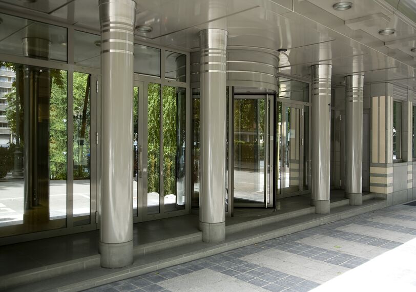 ConceptWall 86 Façades - Office building Square De Meeus located in Brussels, Belgium