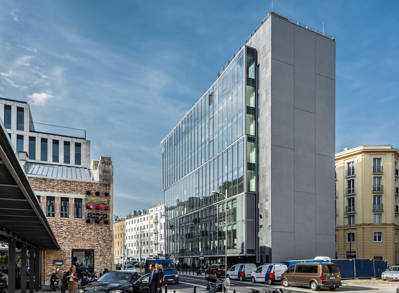 CW 50-HI Façades - The Nest located in Warsaw, Poland