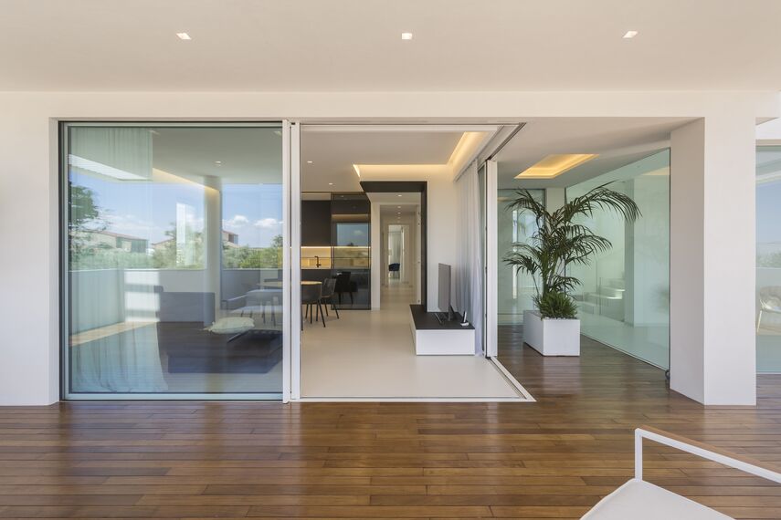 SlimPatio 68 Sliding & Folding, HiFinity Sliding & Folding, ConceptSystem 77 Windows and CS 77 Hidden Vent Windows - Casa D located in Ragusa, Italy