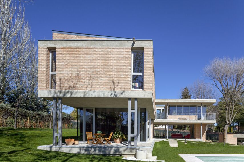 MasterLine 8 Windows - Private House Las Lomas located in Madrid, Spain