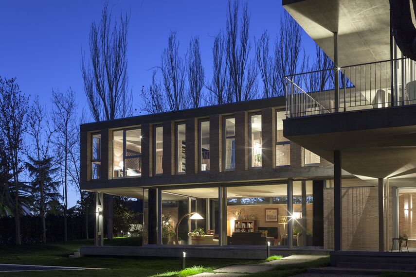 MasterLine 8 Windows - Private House Las Lomas located in Madrid, Spain