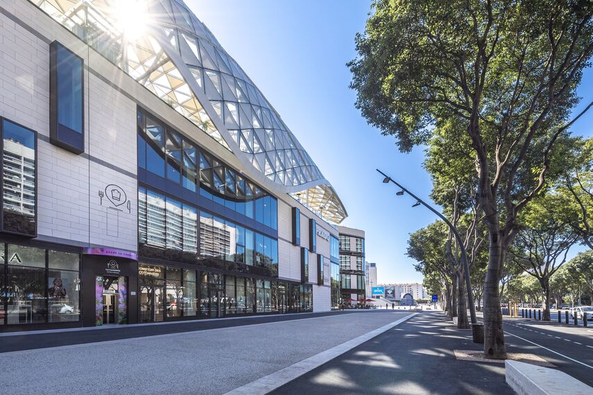 ConceptFolding 77 Sliding & Folding and CW 50-SC Façades - Shopping centre Le Prado located in Marseille, France