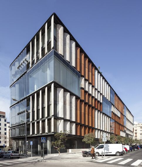 HiFinity Sliding & Folding and CS 77 Hidden Vent Windows - Lagasca 99 located in Madrid, Spain