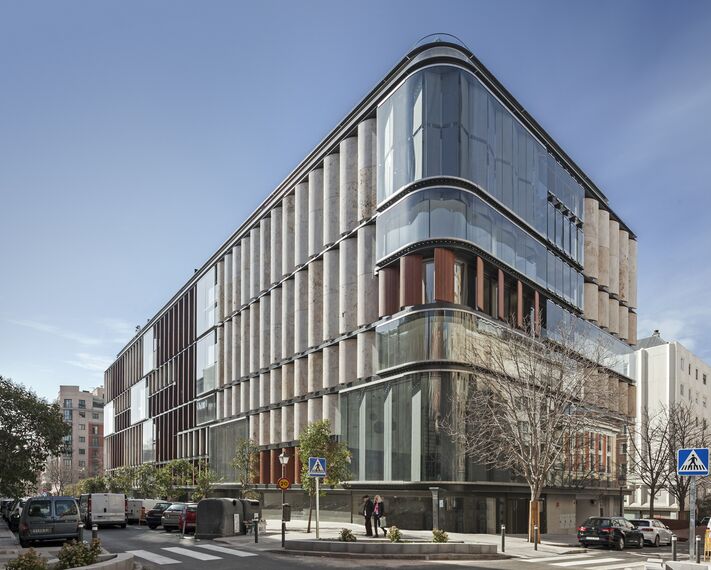 HiFinity Sliding & Folding and CS 77 Hidden Vent Windows - Lagasca 99 located in Madrid, Spain