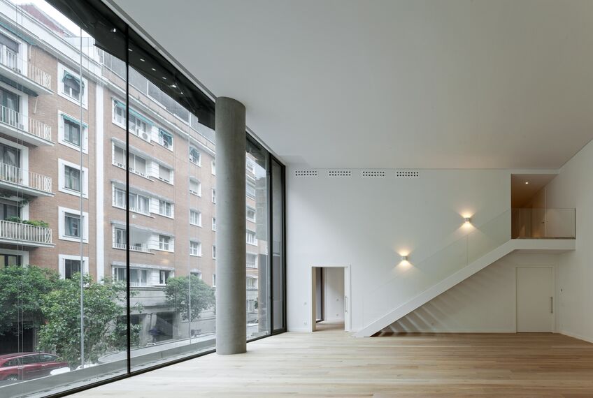 HiFinity Sliding & Folding and CS 77 Hidden Vent Windows - Apartmentcomplex Lagasca 99 located in Madrid, Spain