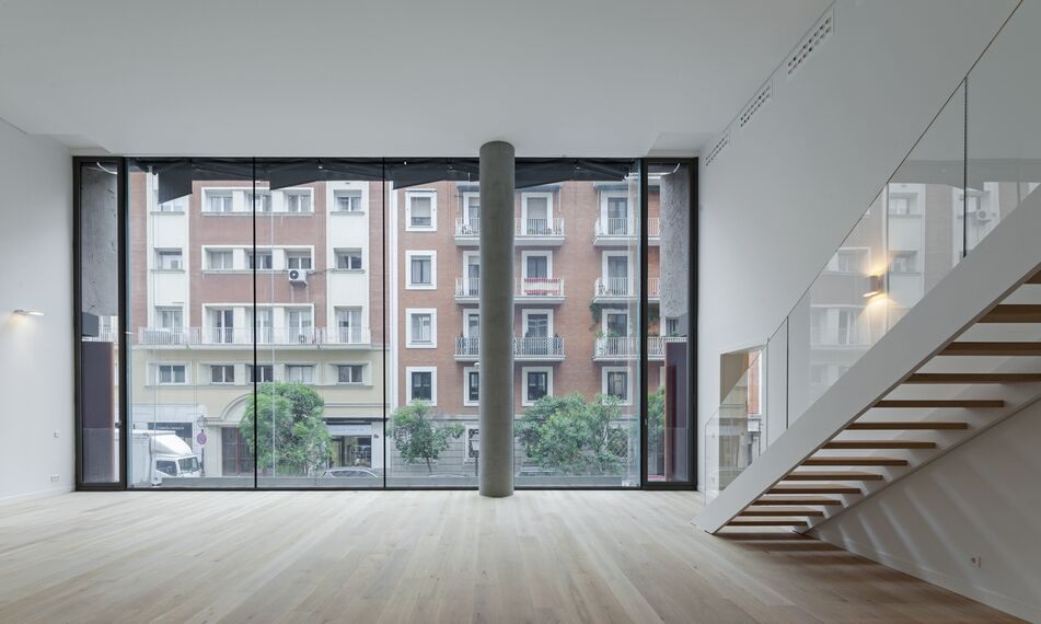 HiFinity Sliding & Folding and CS 77 Hidden Vent Windows - Apartmentcomplex Lagasca 99 located in Madrid, Spain