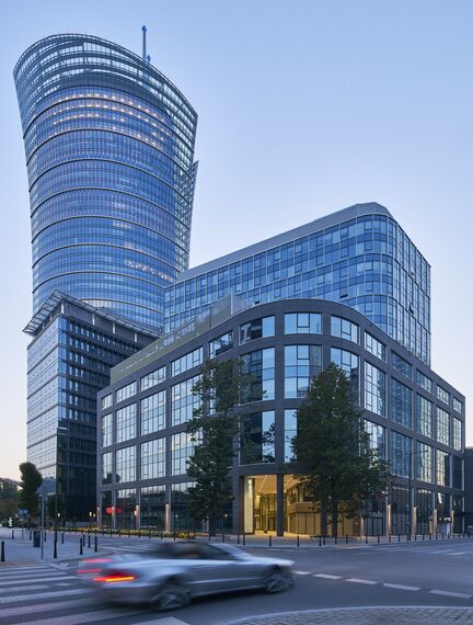 CW 50-HI Façades - Office building Wronia 31 located in Warsaw, Poland