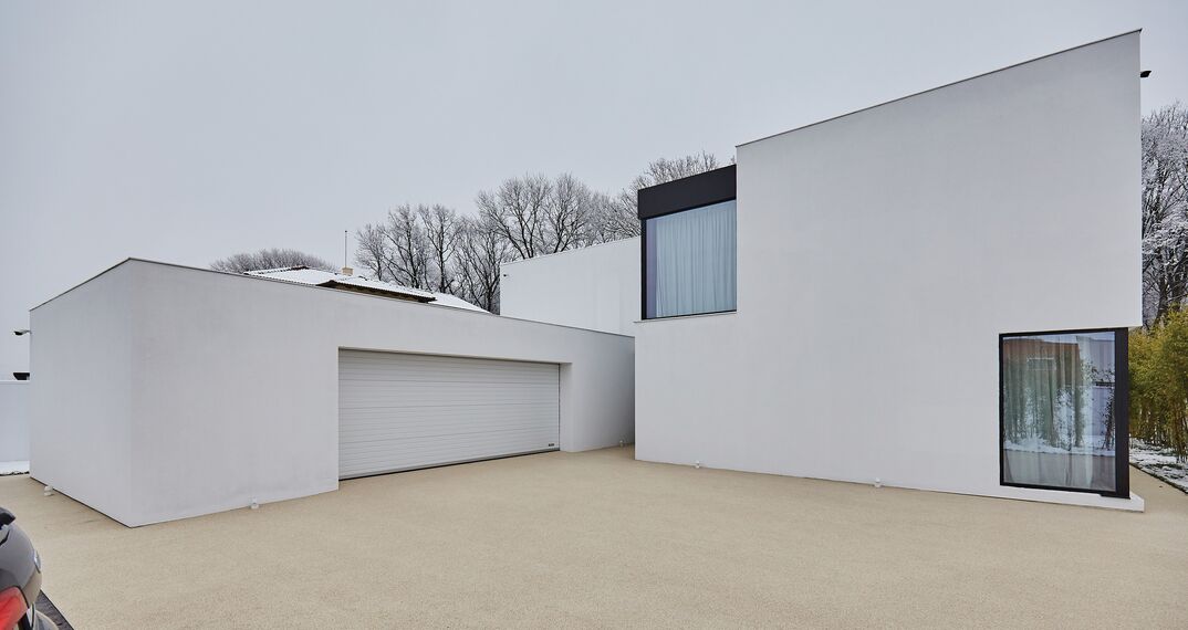 ConceptSystem 77 Doors and ConceptPatio 130 Sliding & Folding - Corbeanca House located inRomania