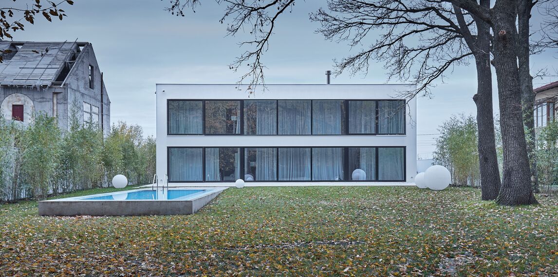 ConceptSystem 77 Doors and ConceptPatio 130 Sliding & Folding - Villa Corbeanca House located inRomania