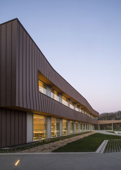 TS 68 Windows, CW 50 Standard Façades, CW 50 Façades and CD 68 Doors - School Lycée Brito Bain de Bretagne located in Bain-de-Bretagne, France