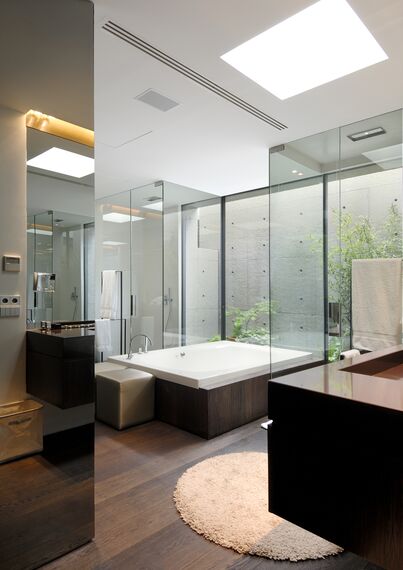 CS 68 Hidden Vent Windows - Concrete House located in Madrid, Spain