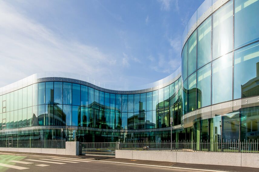 ThermoSystem 68 Windows, ConceptWall 50 Façades and CW 60-SC Façades - Office building Siège MATMUT - La Filature located in Rouen, France