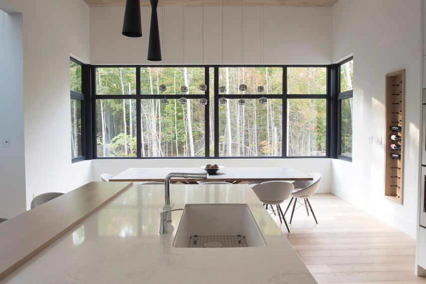 ConceptWall 50 Façades and ConceptSystem 77 Windows - Forest View Residence located inCanada