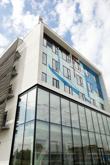 BriseSoleil 100 Solar Shading and ConceptSystem 77 Windows - AZ Sint Maarten located in Mechelen, Belgium