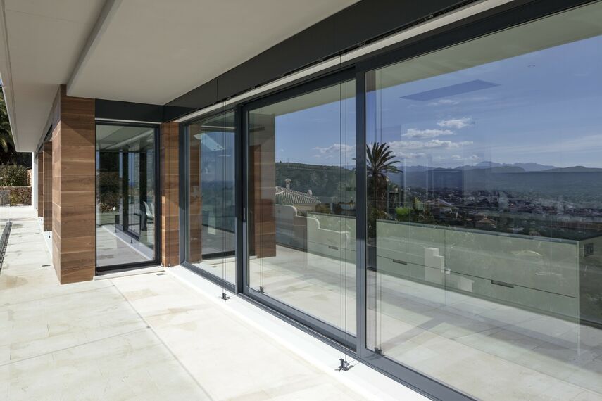 ConceptSystem 77 Windows - House Vivienda Particular located in Alicante, Spain