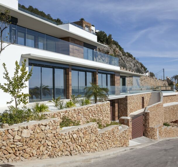 ConceptSystem 77 Windows - House Vivienda Particular located in Alicante, Spain