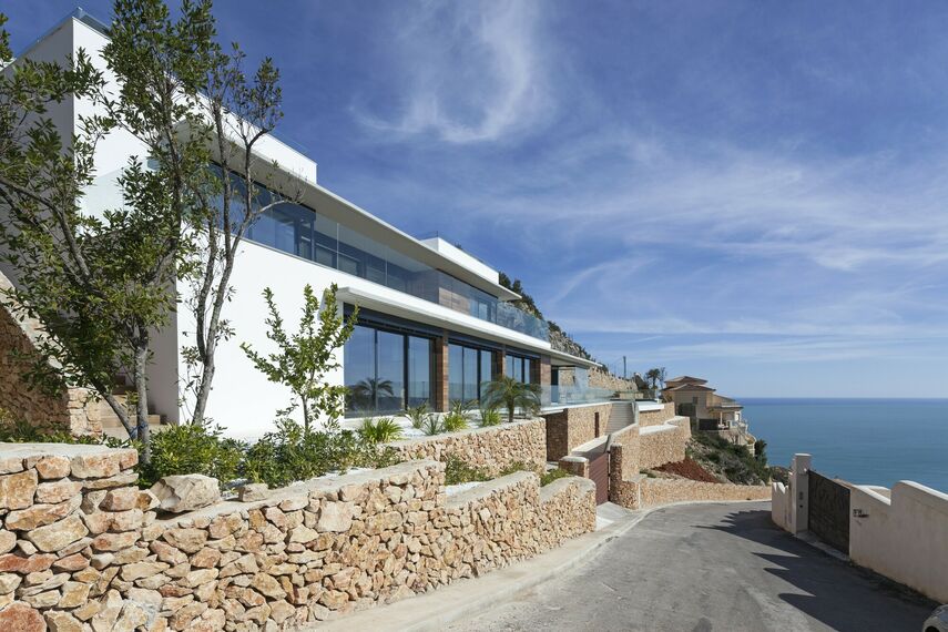 ConceptSystem 77 Windows - House Vivienda Particular located in Alicante, Spain