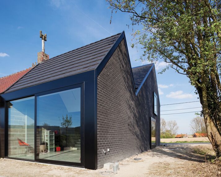 ConceptWall 50 Façades, ConceptPatio 130 Sliding & Folding, CS 77 Standard Windows and CS 77 Windows - House Private House Kortrijk 2 located in Kortrijk, Belgium