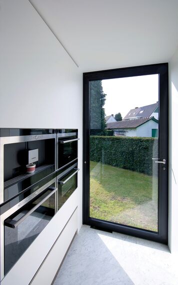 ConceptSystem 77 Windows, ConceptWall 50 Façades and CS 77 Softline Doors - House Private House Reet 1 located in Reet, Belgium