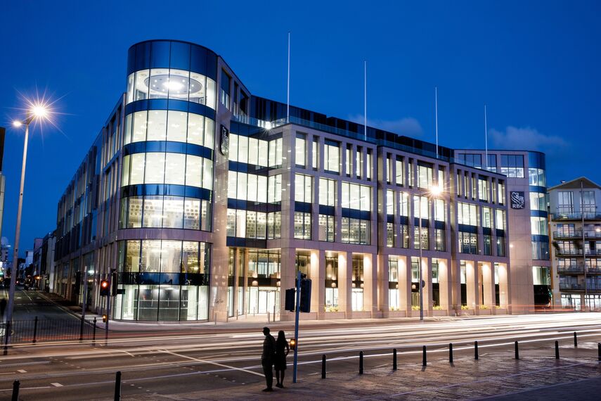 ConceptWall 50 Façades, ConceptWall 86 Façades, ConceptSystem 77 Windows, ConceptSystem 68 Windows and CW 50-FP Façades - Office building Jersey Esplanade located in Jersey, United Kingdom
