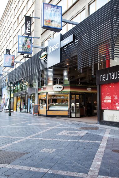 BriseSoleil 100 Solar Shading - Shopping centre Toison d'Or located in Brussels, Belgium