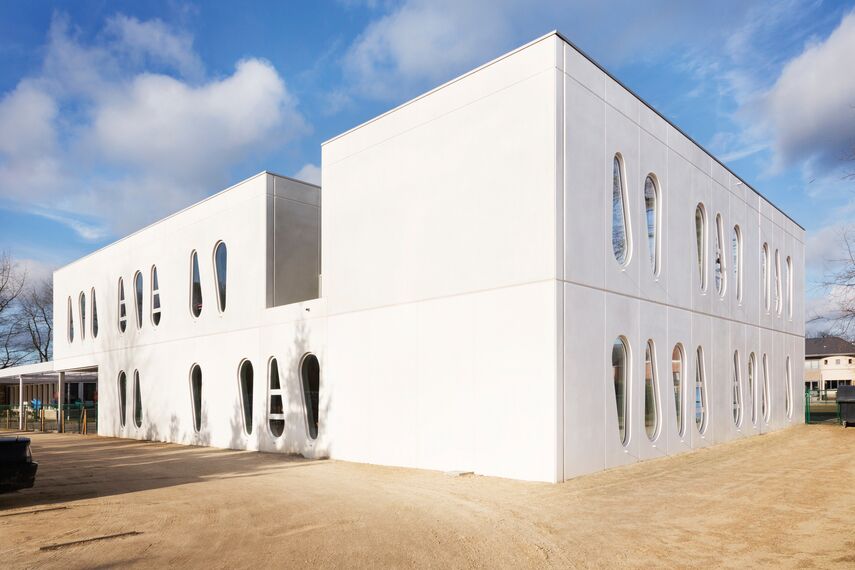 ConceptSystem 68 Doors and ConceptSystem 68 Windows - School Basisschool 't Egeltje located in Mol, Belgium