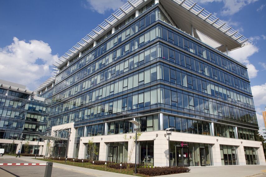 ConceptWall 50 Façades and CW 50-HI Façades - Business center T-Mobile Business Centre located in Warsaw, Poland