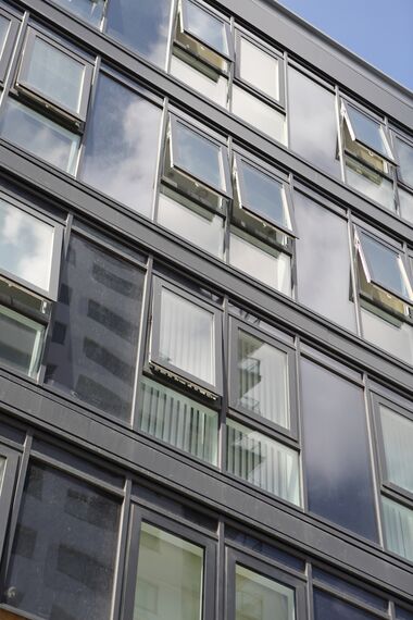 CS 38-SL (c) Cancelled Systems, ConceptSystem 77 Windows, ConceptPatio 130 Sliding & Folding, Vision 50 Doors and ConceptWall 50 Façades - Apartmentcomplex Paynes & Borthwick located in London, United Kingdom