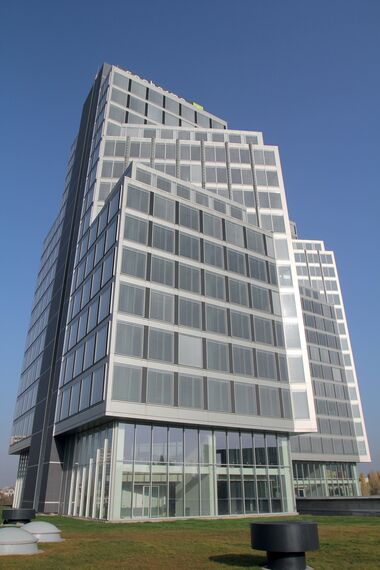 CS 86-HI (c) Cancelled Systems, CW 86 Standard Façades and CW 86-EF Façades - Business center Sopharma Litex Business Towers located in Sofia, Bulgaria