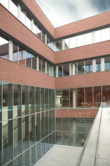 ConceptWall 50 Façades - School Faculteit REGA - V&V Leuven located in Leuven, Belgium