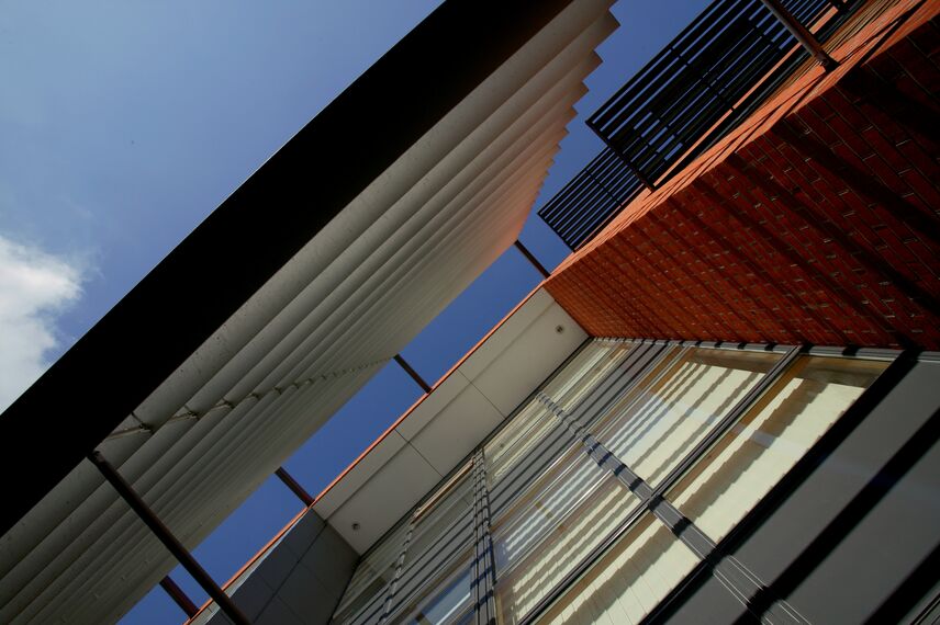 BriseSoleil 100 Solar Shading - Derby City Hospital located in Derby, United Kingdom