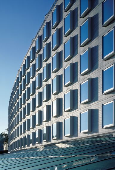 ConceptWall 50 Façades, ConceptSystem 68 Windows and ConceptSystem 68 Doors - Hotel/Holiday complex Crowne Plaza Hotel located in Geneva, Switzerland