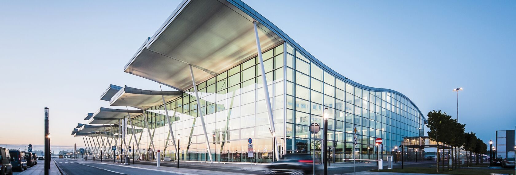ConceptWall 60 Façades, ConceptSystem 77 Windows, ConceptSystem 59Pa Windows, ConceptWall 50 Façades, CW 50-FP Façades and CW 50-SG Façades - MPL Passenger Terminal located in Wrocław, Poland
