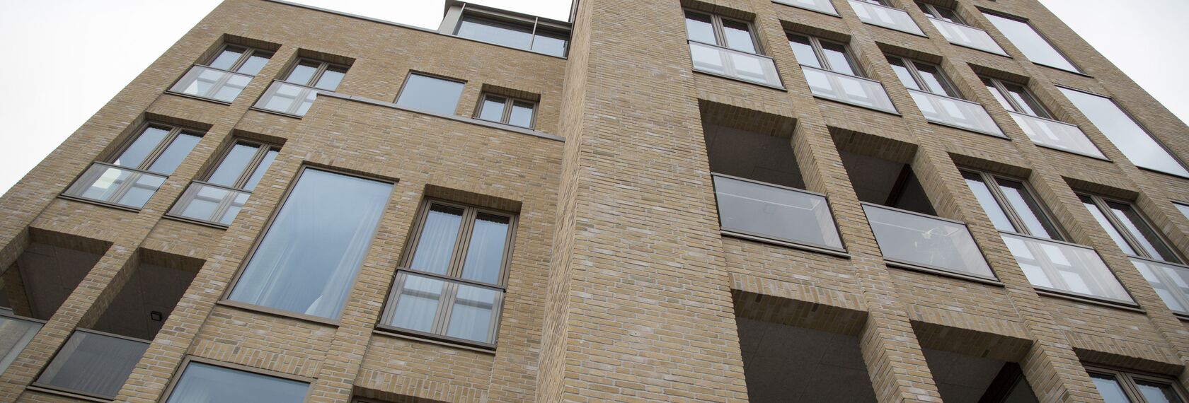 SlimLine 38 Windows, CS 59 Automatic Door Doors, CS 77 Standard Doors and CS 77 Doors - Appartments at Emmaplein located in 's Hertogenbosch, The Netherlands