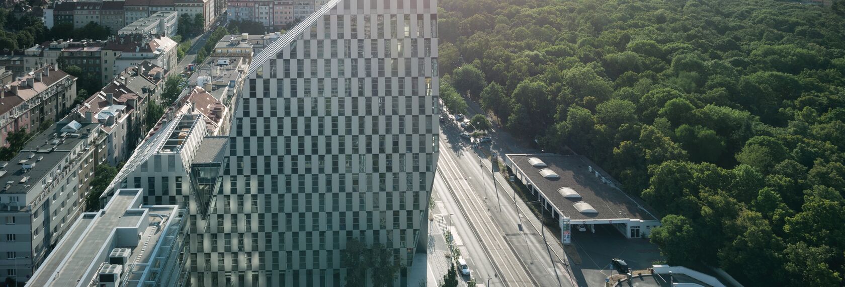 CW 86 Standard Façades and CW 86-EF Façades - Office building Crystal located in Prague, Czech Republic