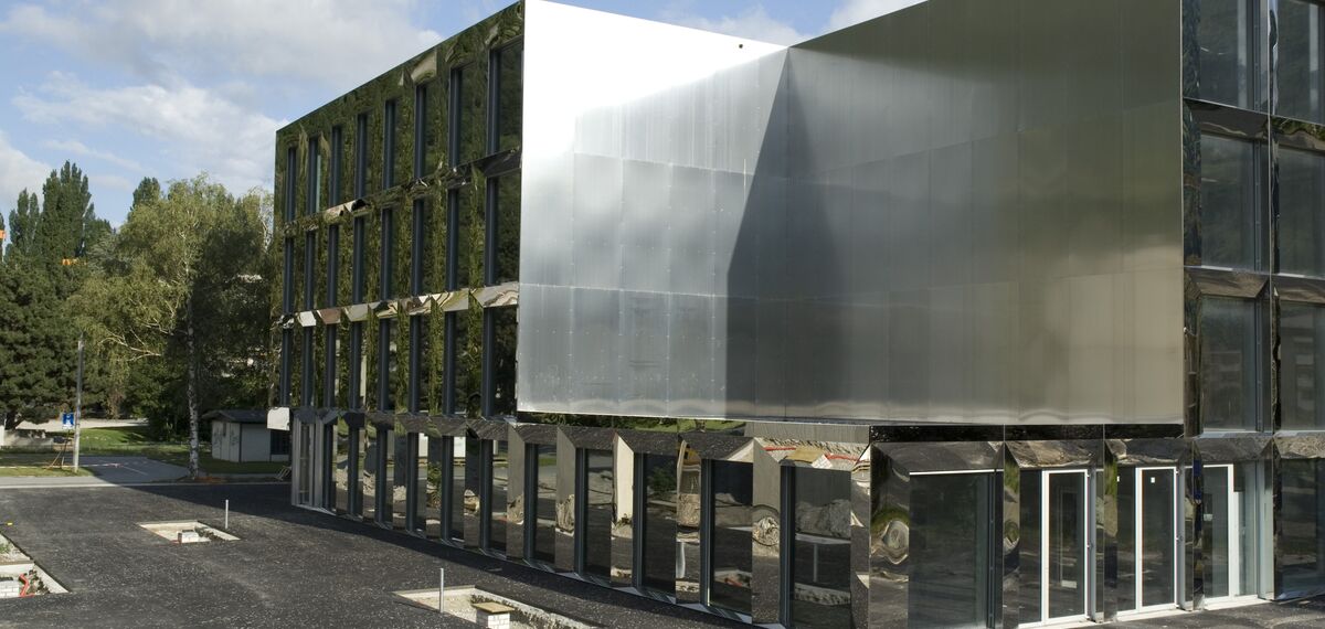 CS 86-HI (c) Cancelled Systems and ConceptWall 50 Façades - College/University Technical Vocational School Visp located in Visp, Switzerland